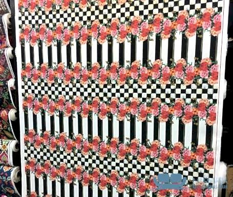 Dama ve Çiçek Desenli Dikey Çizgili Döşeme Kumaşı